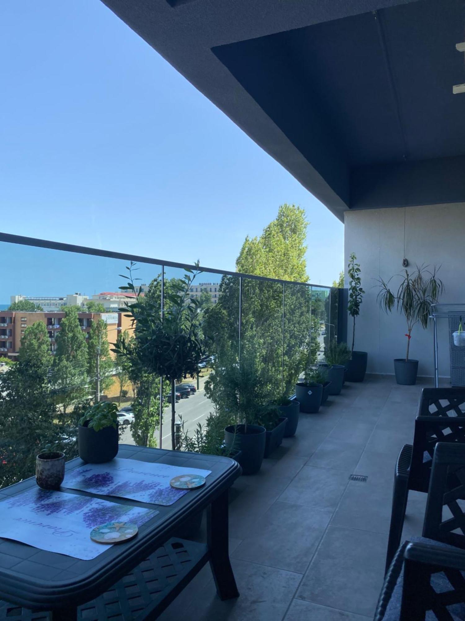 Elysse Sunrise Apartment Mamaia Extérieur photo