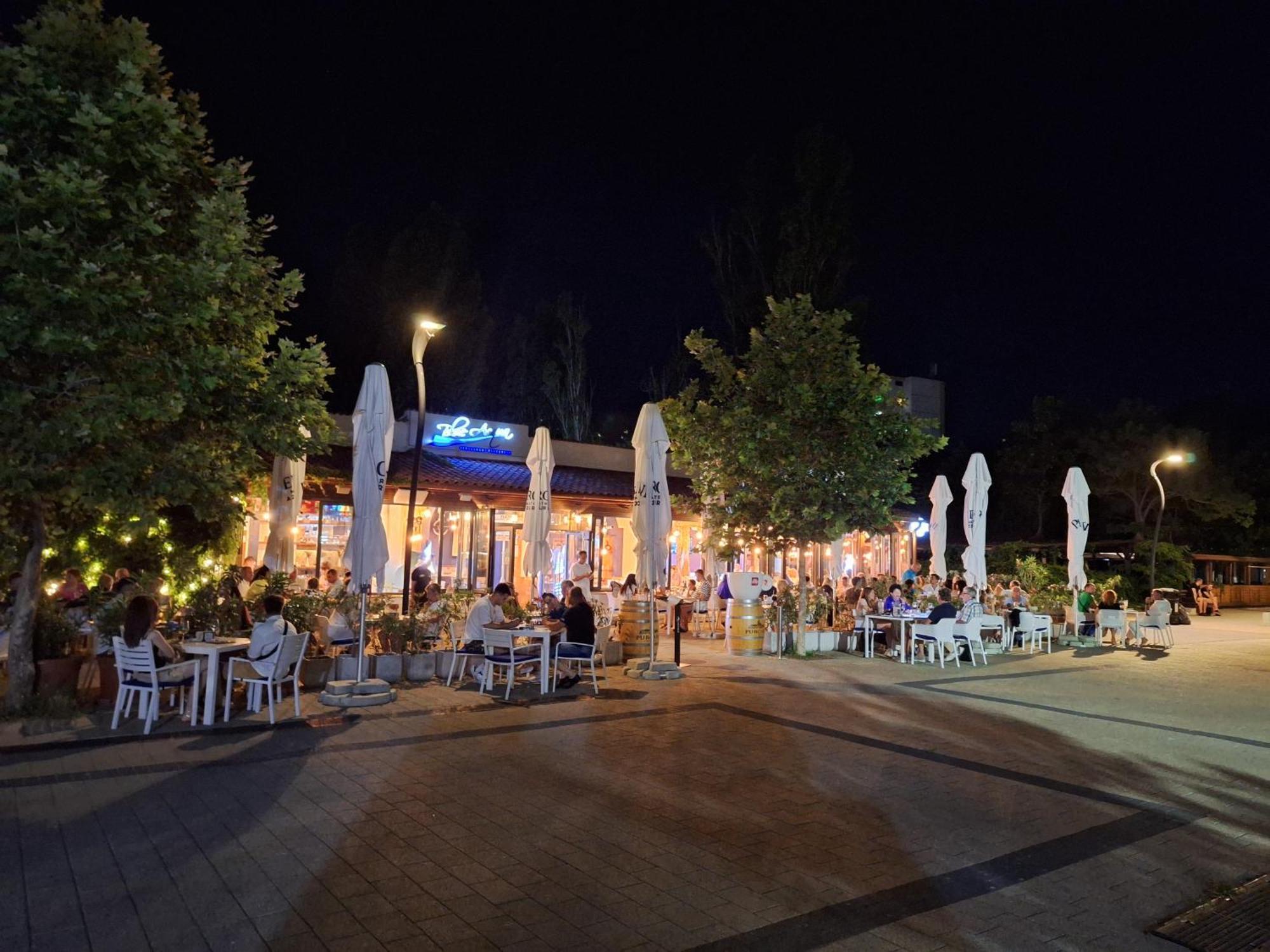 Elysse Sunrise Apartment Mamaia Extérieur photo