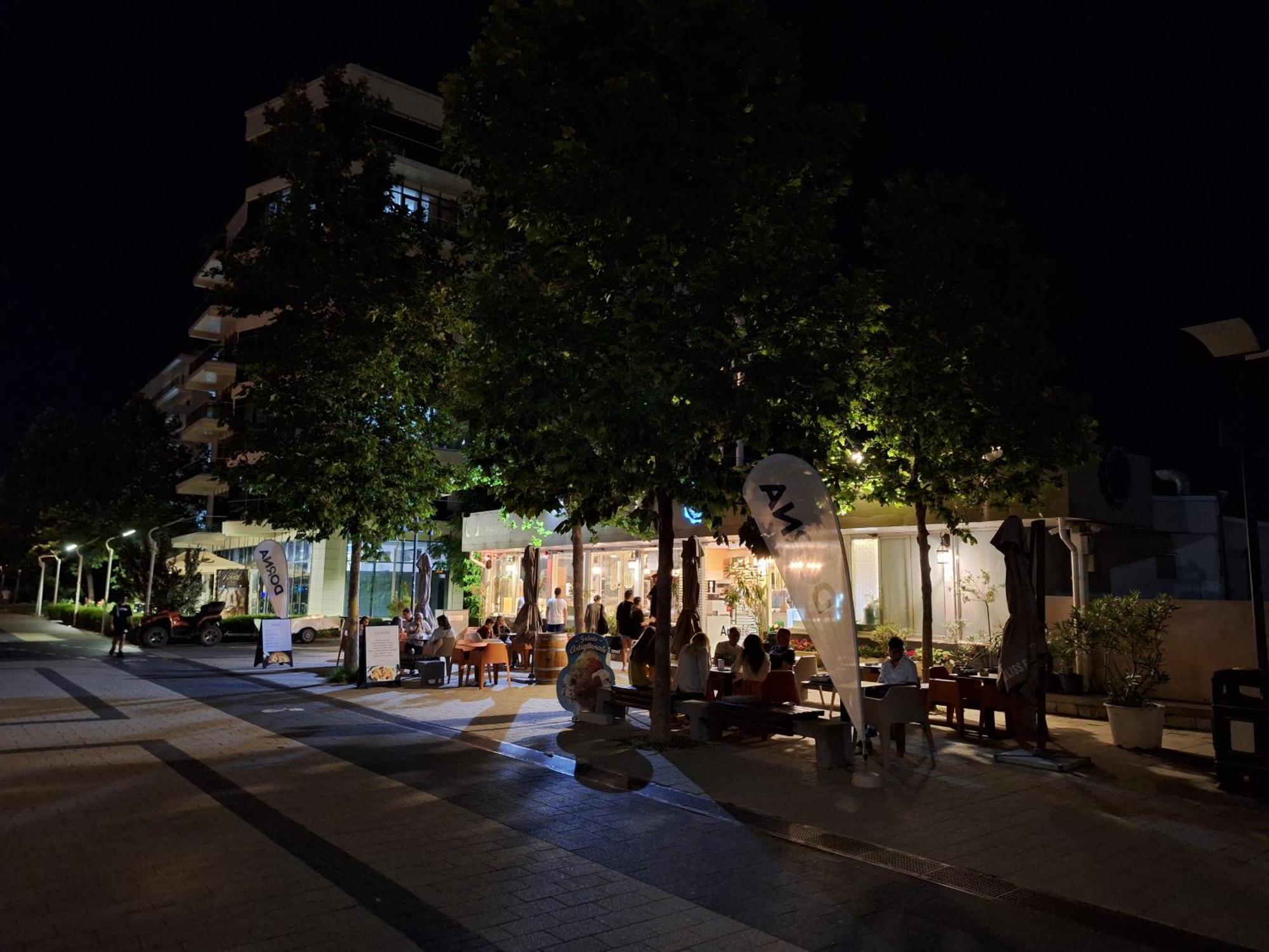 Elysse Sunrise Apartment Mamaia Extérieur photo