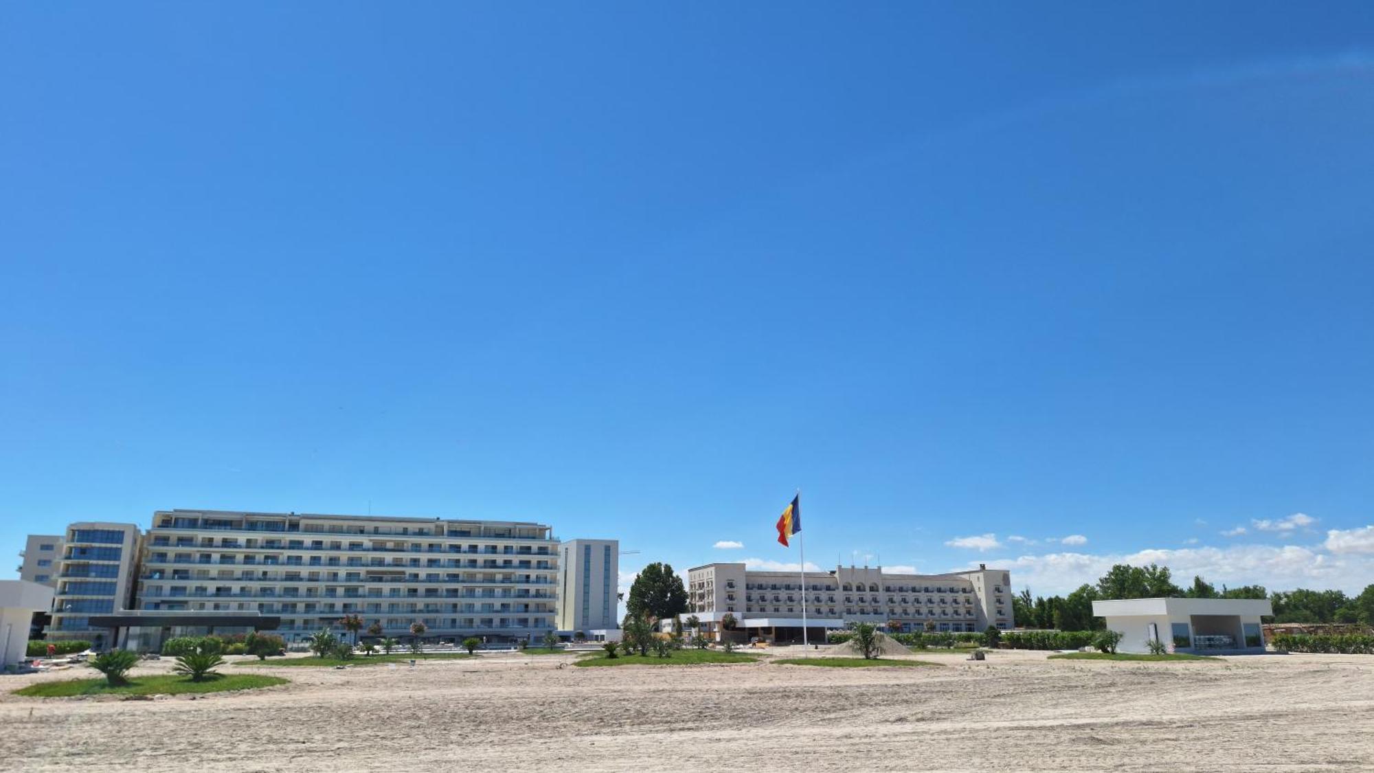 Elysse Sunrise Apartment Mamaia Extérieur photo